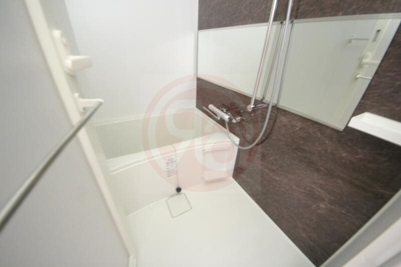 物件内観写真9　(日々の疲れを癒すお風呂付です)