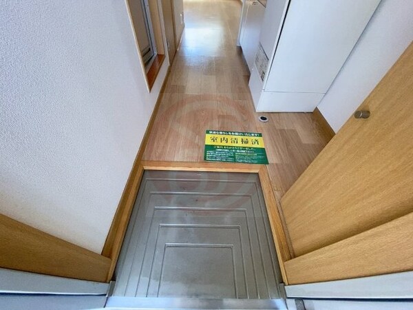 玄関(シンプルで使いやすい玄関です)