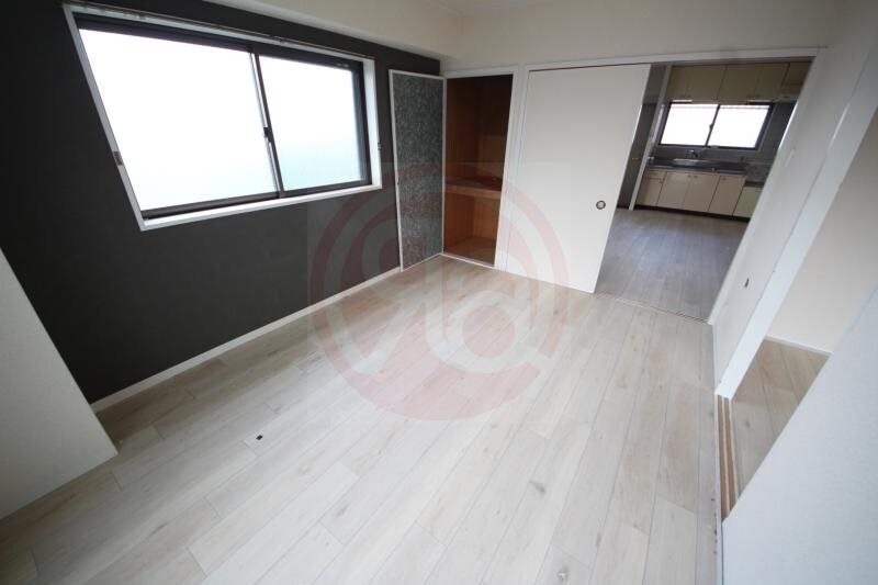 物件内観写真12　(使い勝手のいい寝室です)