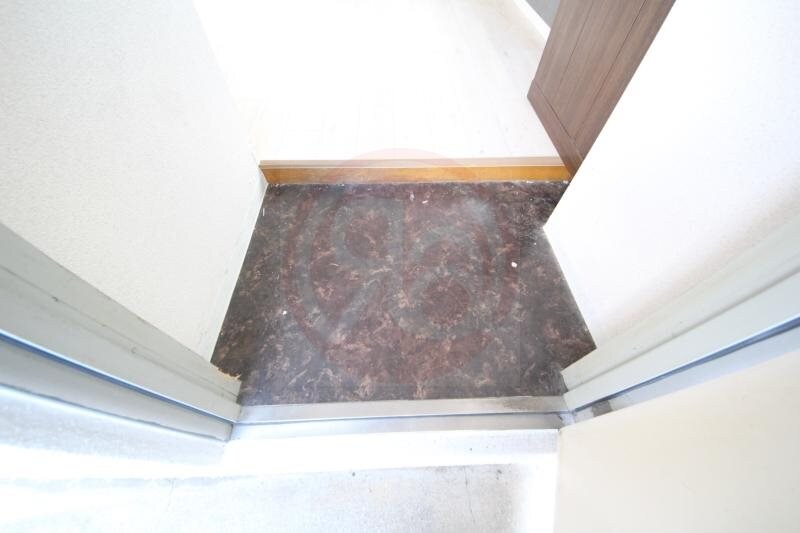 物件内観写真16　(ゆったりとした玄関です)