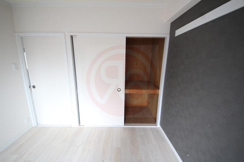 物件内観写真17　(収納豊富です)