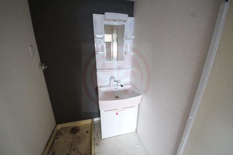 物件内観写真19　(独立洗面台あり、毎朝おしゃれに忙しい女性の方におすすめです)