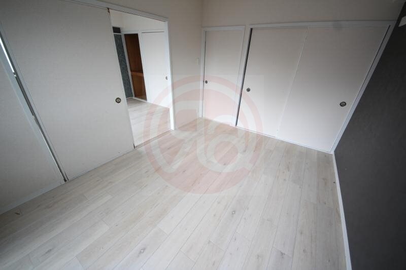 物件内観写真29　(落ち着いた色調の洋室です)