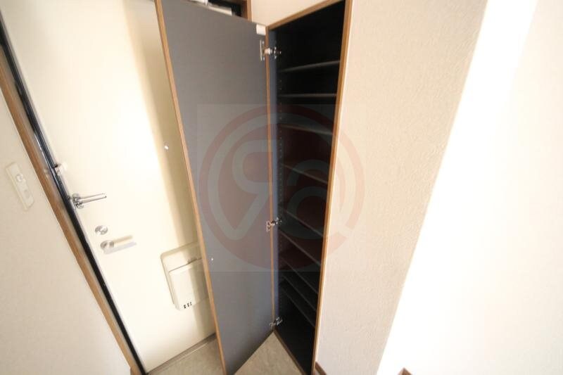 物件内観写真23　(大きなスペースがあり、収納には困りません)