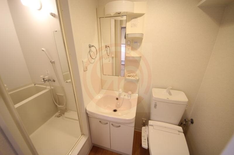 物件内観写真19　(朝の身支度には欠かせない独立洗面化粧台)