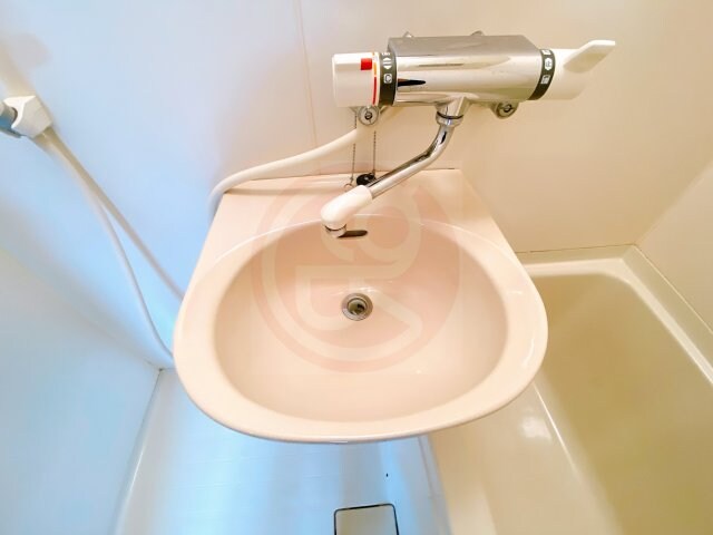 物件内観写真21　(明るい洗面所です)