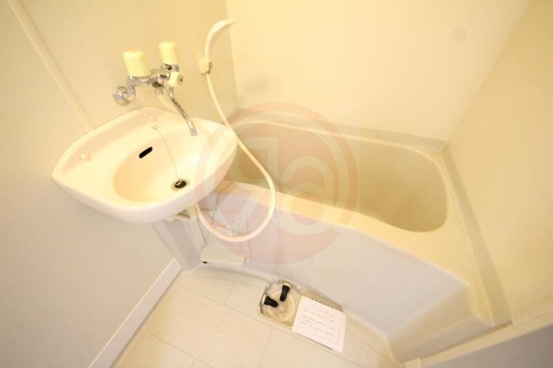 物件内観写真9　(コンパクトで使いやすいお風呂です)