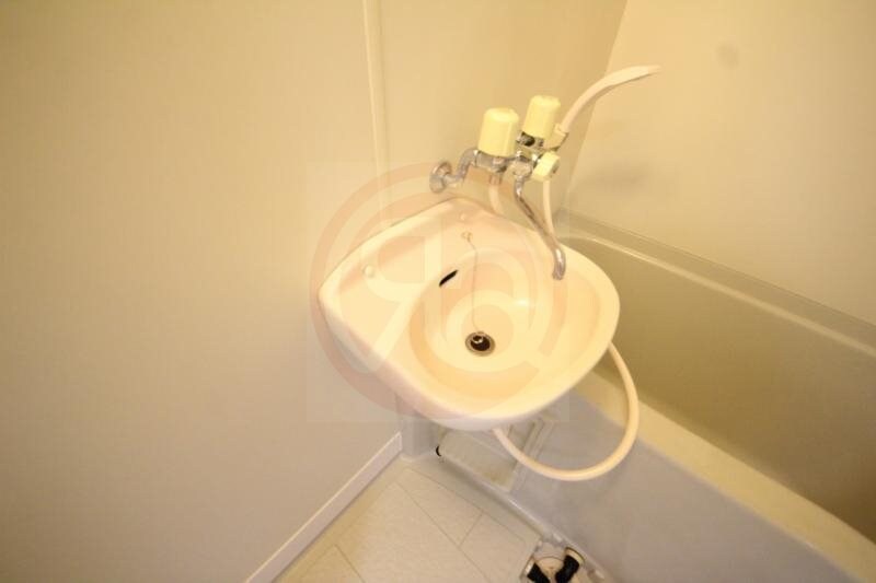 物件内観写真18　(コンパクトで使いやすい洗面所)