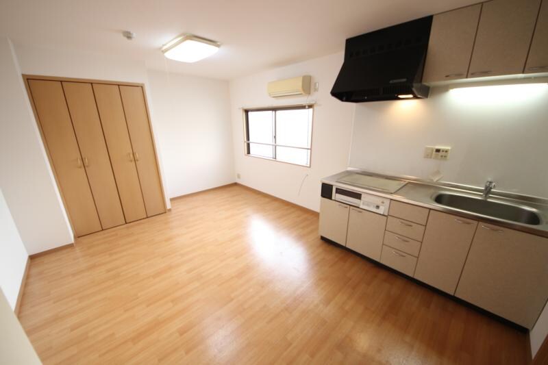 物件内観写真4　(使いやすいリビングです)