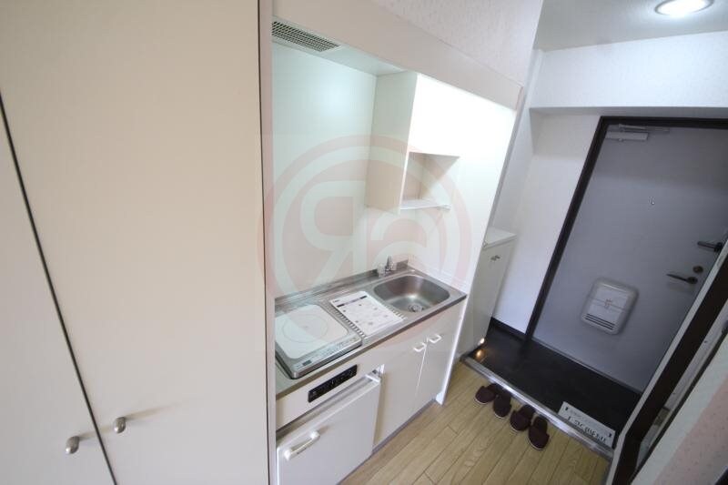 物件内観写真7　(コンパクトなキッチンで掃除もラクラク)