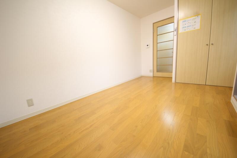 物件内観写真3　(使いやすい居間です)