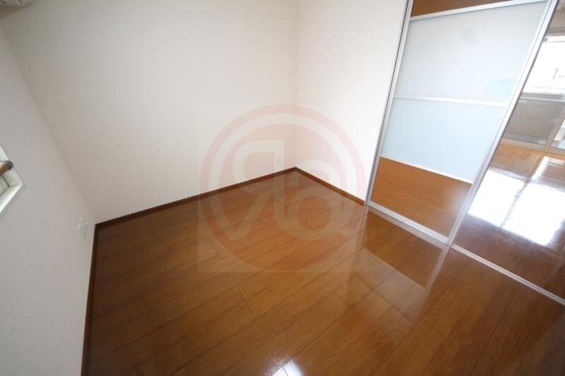 物件内観写真27　(明るい洋室です)