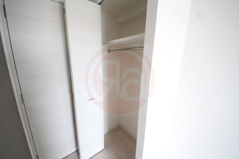 物件内観写真18　(たっぷりとした収納スペースです)