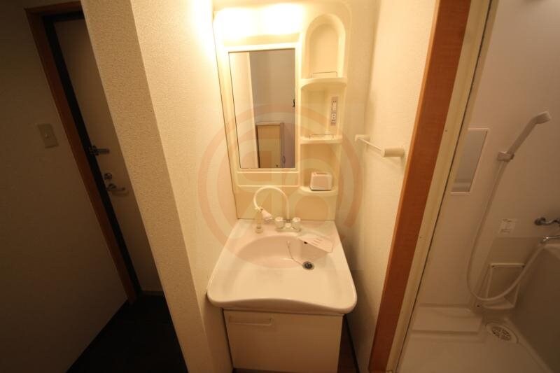 物件内観写真18　(コンパクトで使いやすい洗面所)