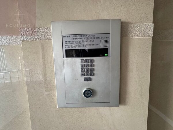 セキュリティ(清潔なロビーです)