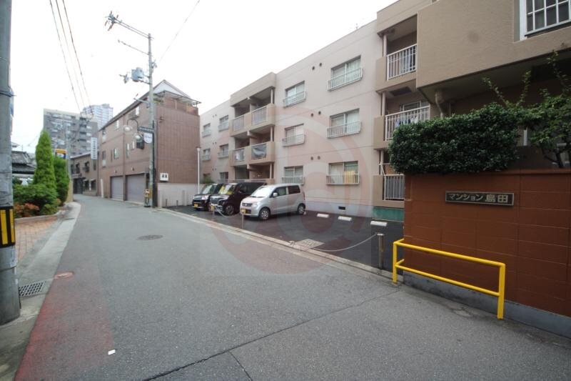 物件外観写真2　(駐車スペースもあります)