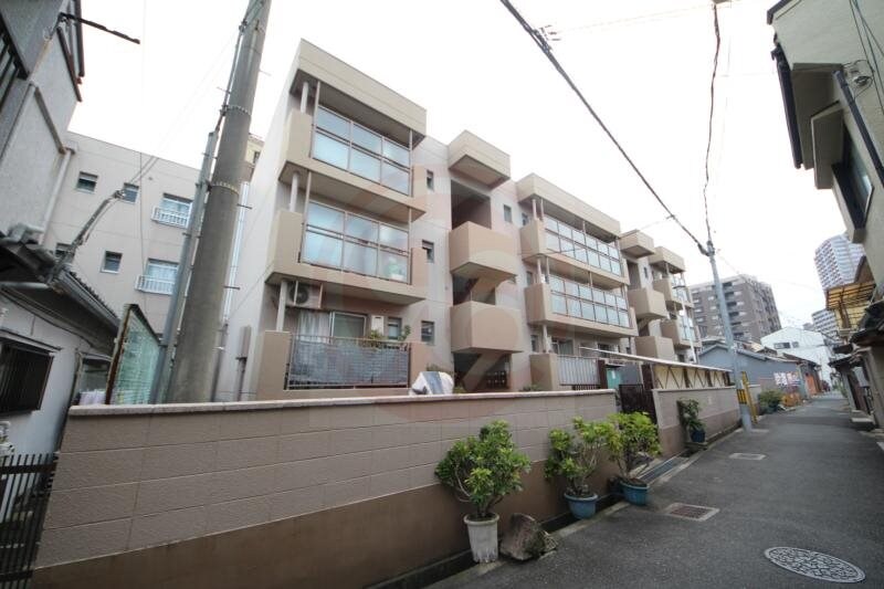 物件外観写真3　(外観は落ち着いています)