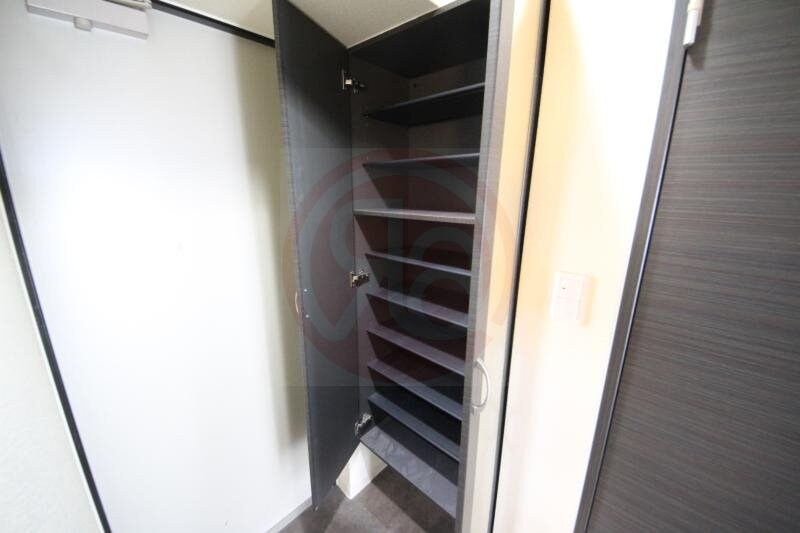 物件内観写真18　(便利な収納スペースです)