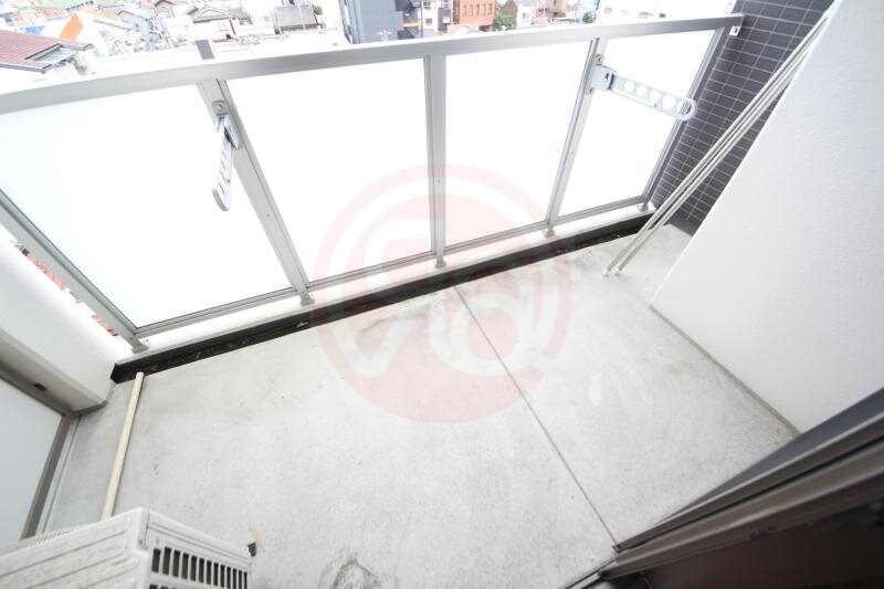 物件内観写真21　(外からの目が気にならないバルコニーで洗濯物が干せます)