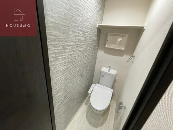 トイレ(落ち着いた色調のトイレです)