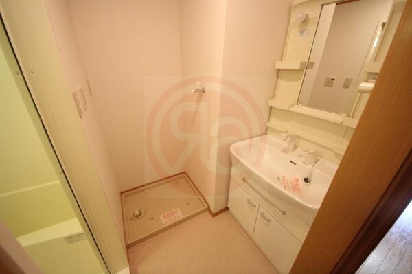 洗面・脱衣所(ゆったりとスペースのある洗面所)