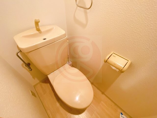 物件内観写真10　(収納もある玄関です)