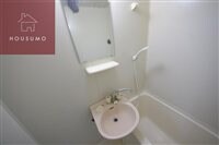 物件内観写真10　(明るい洗面所です)