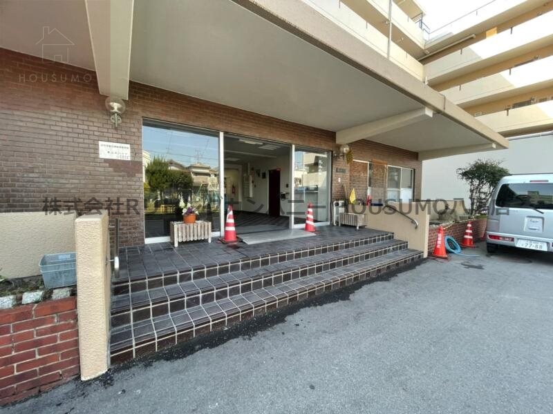 物件外観写真3　(ロビーです)