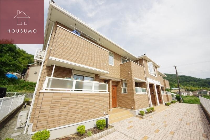 物件外観写真3　(きれいな外観です)