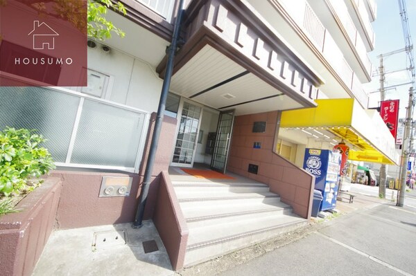 エントランス(建物の内部です)