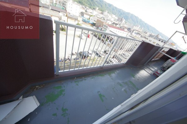 バルコニー(暖かな日差しのふりそそぐバルコニー)