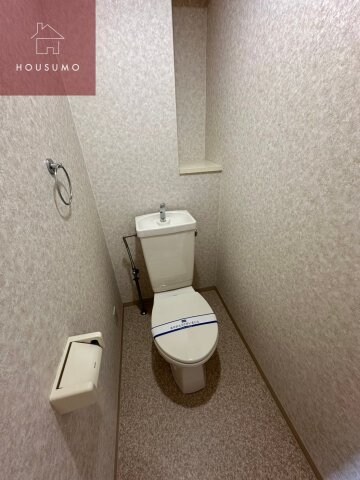 物件内観写真10　(コンパクトで使いやすいトイレです)