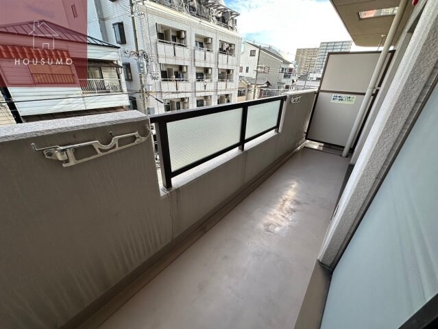 物件内観写真13　(バルコニーがあります)