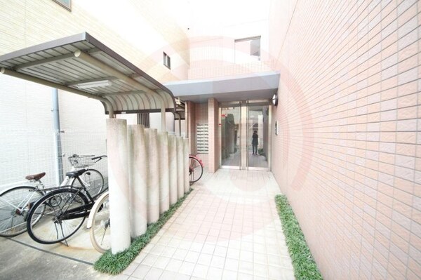 エントランス(建物の内部です)