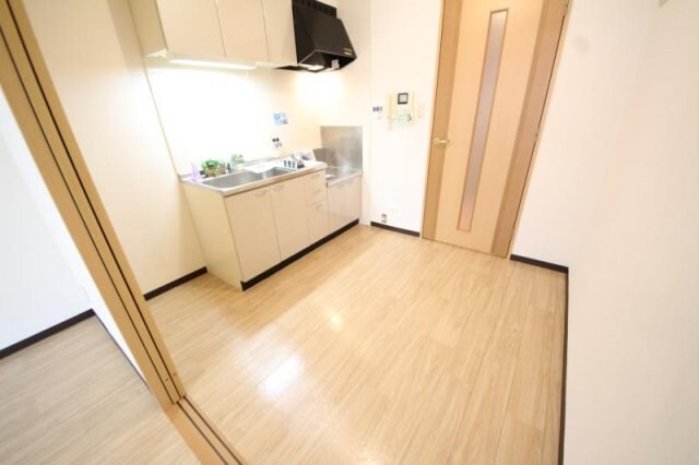 物件内観写真20　(落ち着いた色調の洋室です)