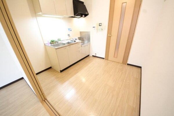 洋室(落ち着いた色調の洋室です)