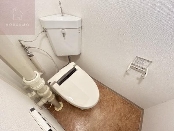物件内観写真7　(ゆったりとした空間のトイレです)
