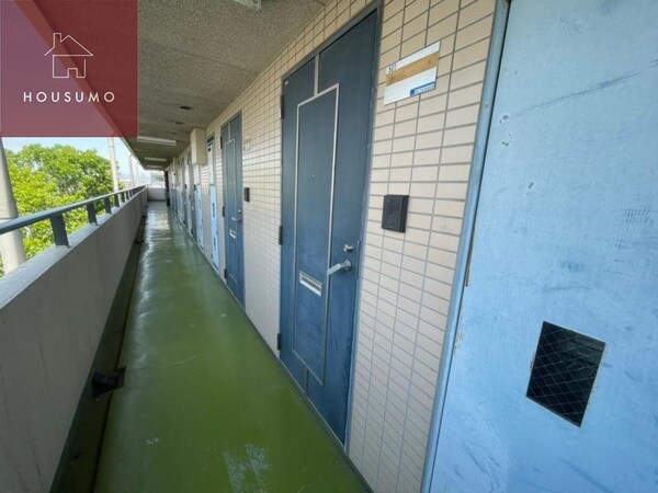 玄関(シンプルで使いやすい玄関です)