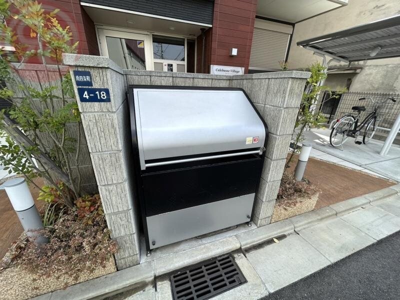 物件内観写真13　(清潔なエントランスです)