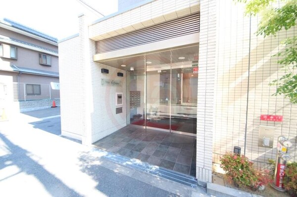 エントランス(建物の内部です)