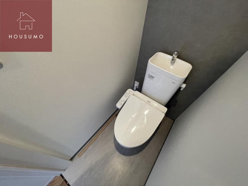 物件内観写真9　(コンパクトで使いやすいトイレです)