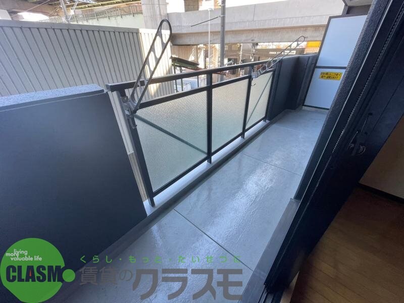 物件内観写真11　(外からの目が気にならないバルコニーで洗濯物が干せます)