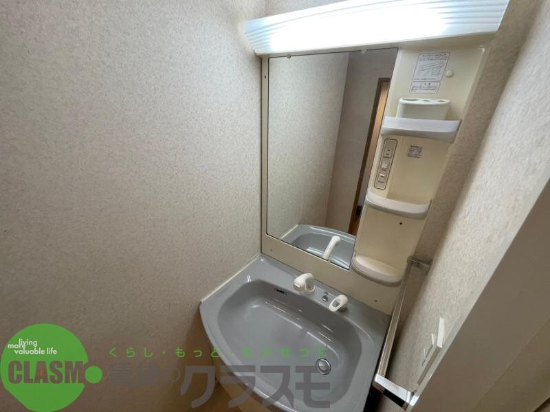 物件内観写真19　(独立洗面台で身支度をすべて済ませてしまいましょう)