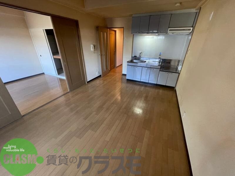 物件内観写真27　(ゆったりとしたリビングです)