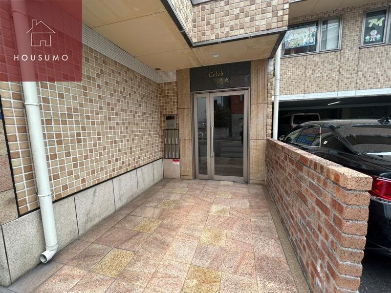 物件外観写真3　(エントランスです)