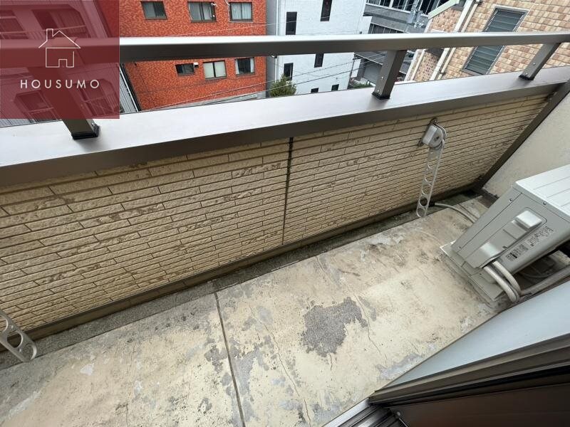 物件内観写真13　(お洗濯にも便利なバルコニー付き)