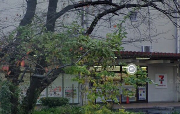 周辺環境(セブンイレブン ハートインJR鴻池新田駅北口店 83m)