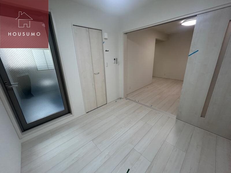 物件内観写真27　(こちらのリビングで趣味の時間をお楽しみください)