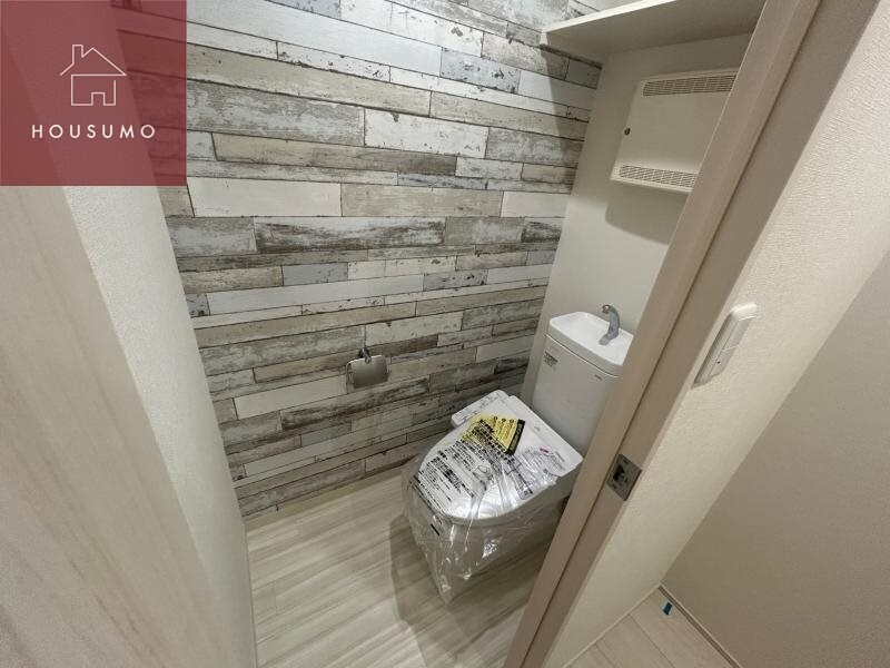 物件内観写真28　(落ち着いた色調のトイレです)