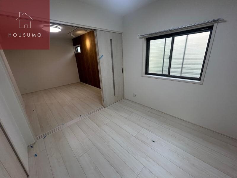 物件内観写真29　(明るい洋室です)